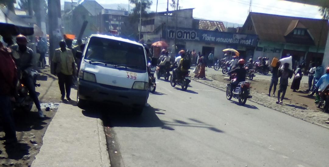 Goma : les conducteurs de taxi bus et voitures contestent le bouclage