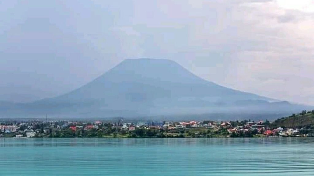 Nord Kivu: une année après son éruption le volcan Nyiragongo intensifie son activité