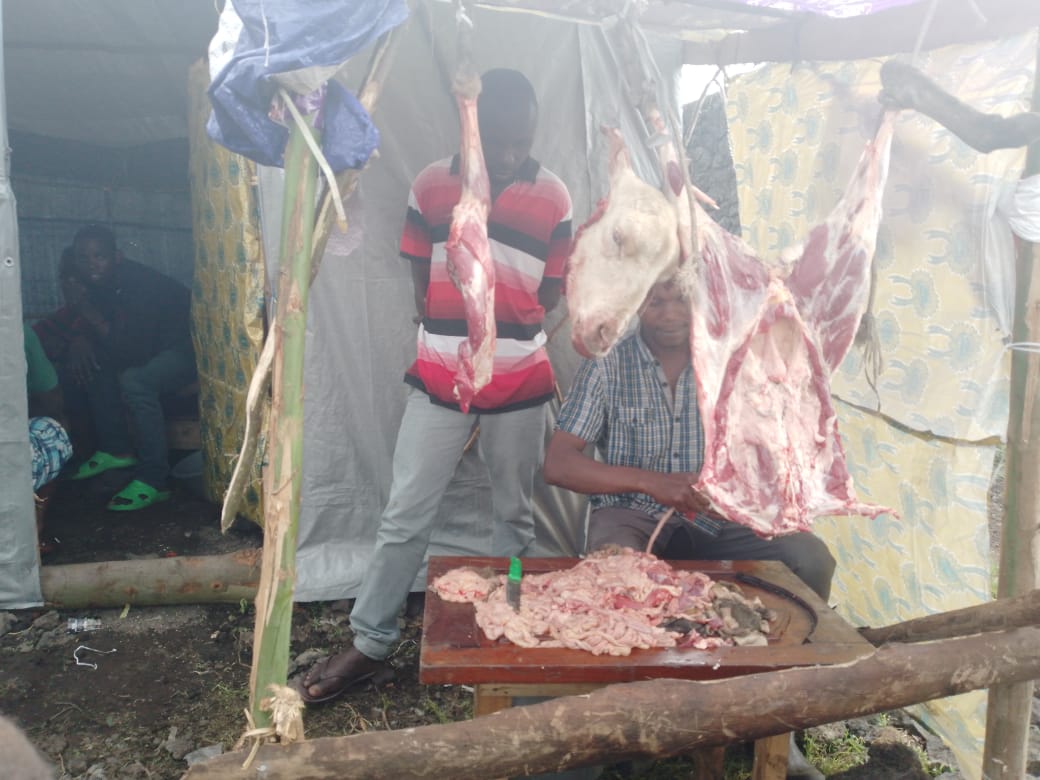 Nord-Kivu : Pour subvenir à leurs besoins, les déplacés de guerre se livrent au petit commerces à Kanyarutshinya