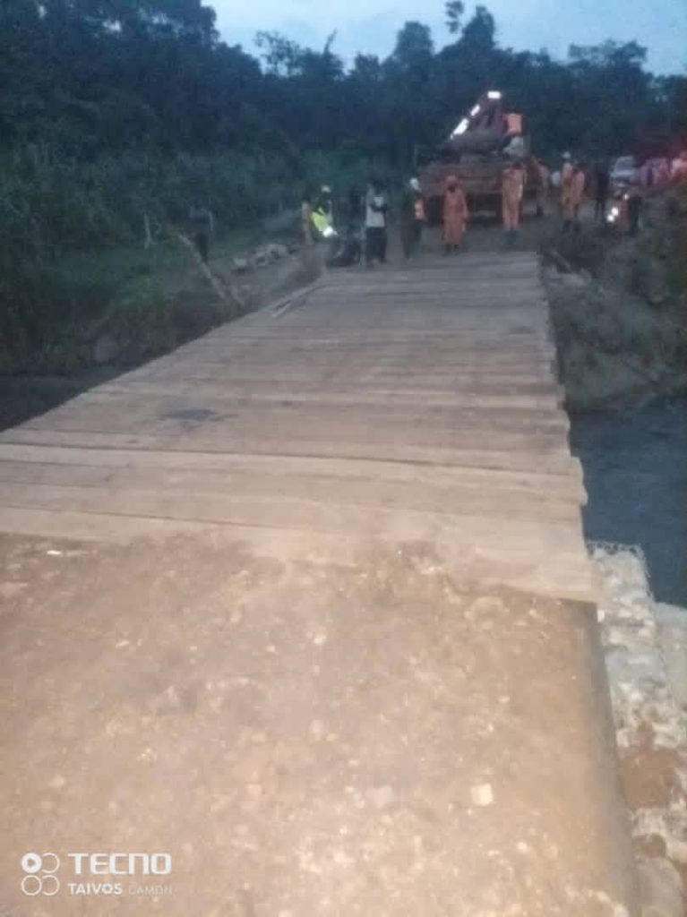 Reprise de trafic sur la route Beni-Kasindi, après qu’un pont temporaire de déviation soit jetté sur la rivière Lume