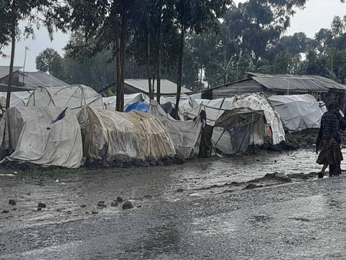 Guerre du M23 : La saison pluvieuse au Nord-Kivu, un autre calvaire pour les déplacés du camps de Kanyaruchinya
