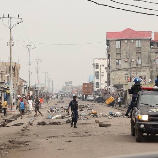 Climat tendu à Kinshasa lors de la marche de l’opposition : Répression policière et calme relatif dans différentes parties de la ville
