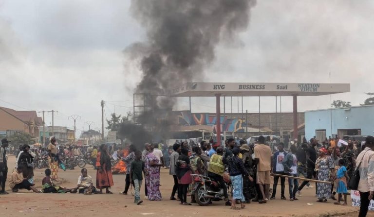 Beni: Abandonnées, les veuves des militaires dans la rue