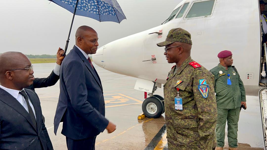 Kisangani : Le gouverneur militaire du Nord-Kivu en mission stratégique pour la sécurité et les routes